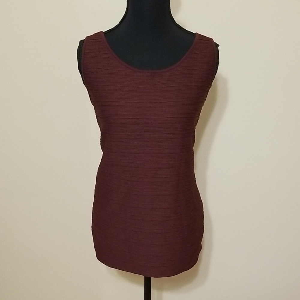Ann Taylor Elegant Burgundy Sleeveless Top Textured Blouse Office Career Wear M